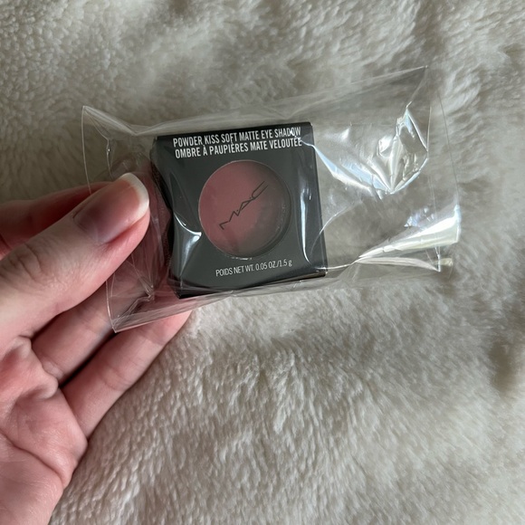 MAC Matte Eyeshadow NIB - Picture 3 of 7